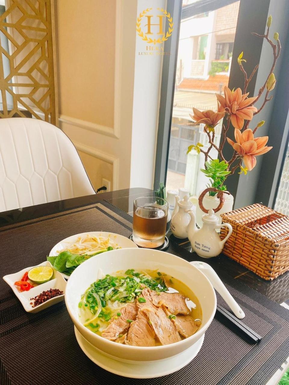 Hera Hotel Airport Ho Chi Minh Zewnętrze zdjęcie